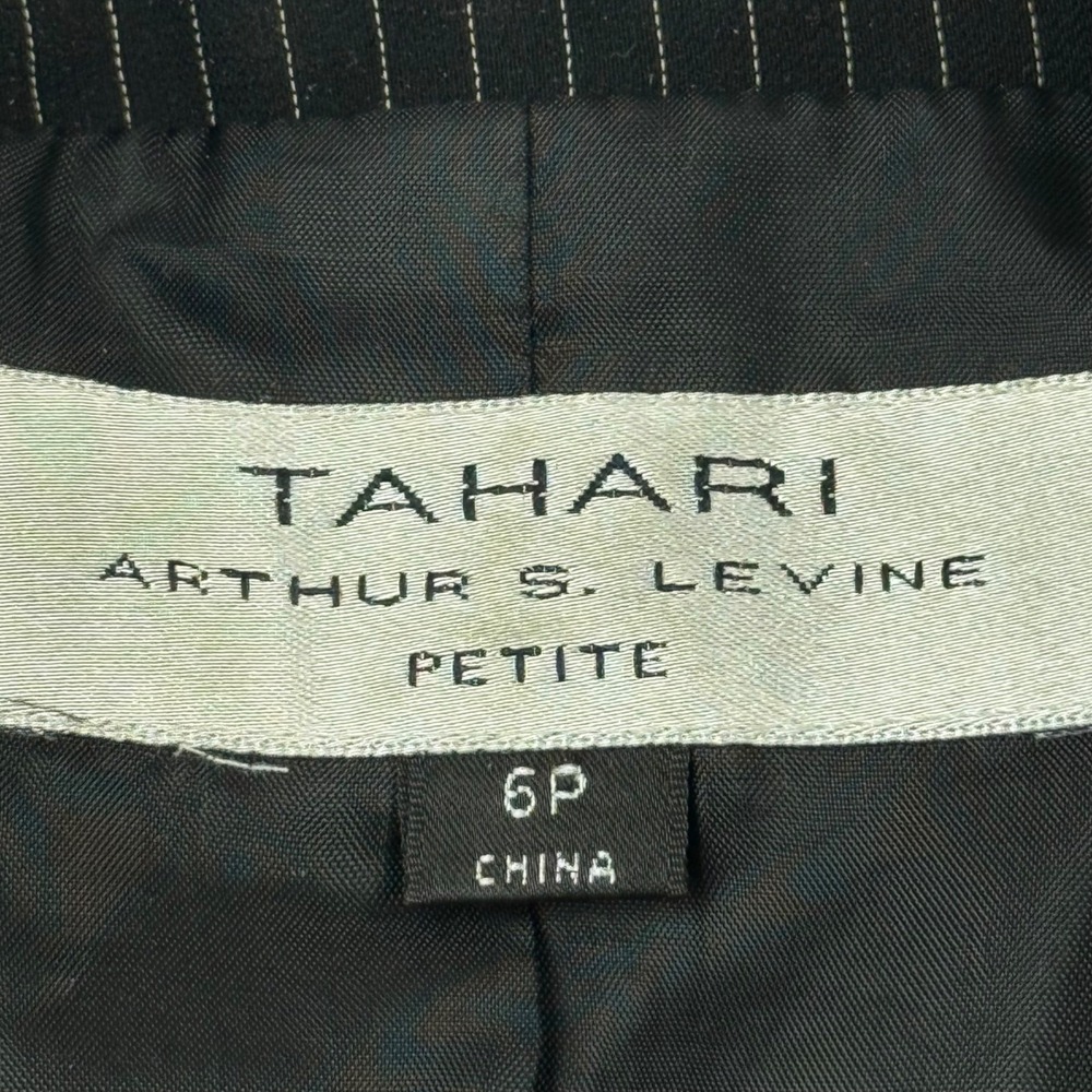 Tahari Women's Long Sleeve Full Lined  Pinstripe Black Blazer Jacket Size 6P - Picture 7 of 10